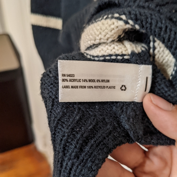 GAP V-Neck Drawstring Sweater - Picture 4 of 10